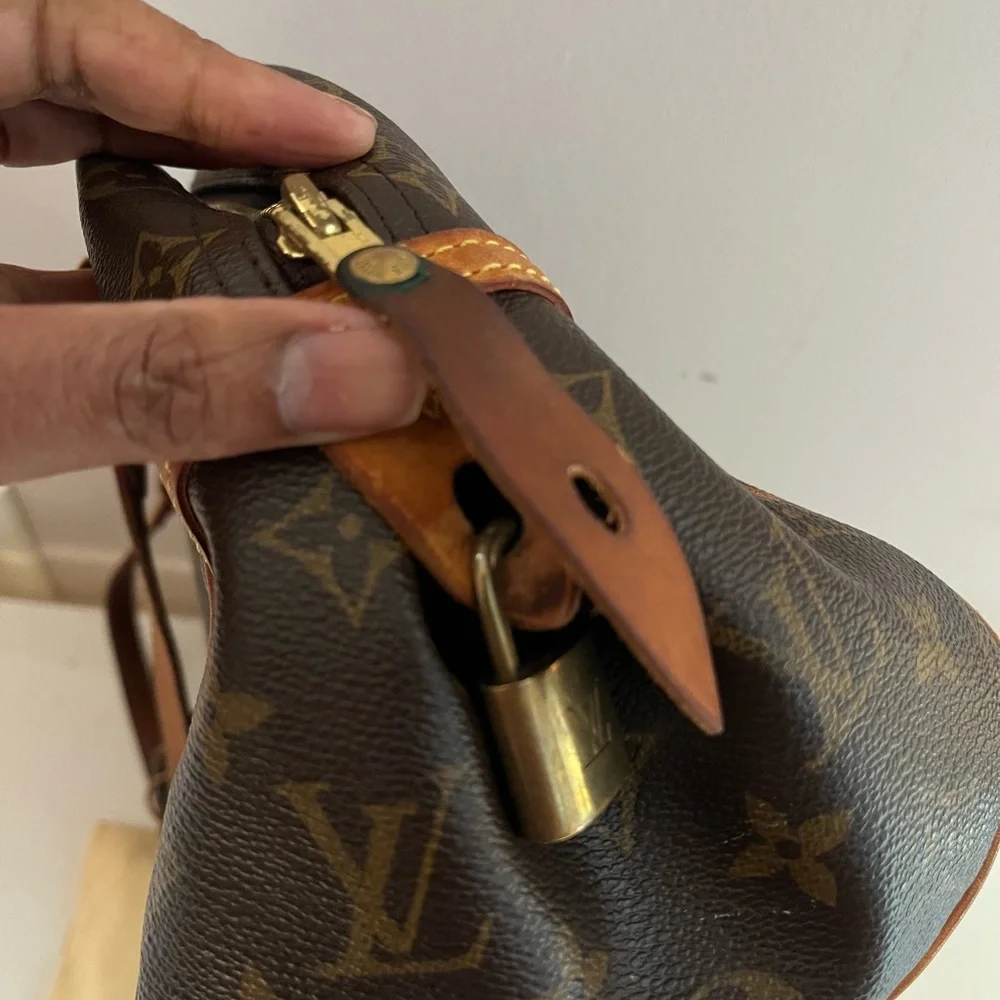 Louis Vuitton medium - Picture 13 of 17